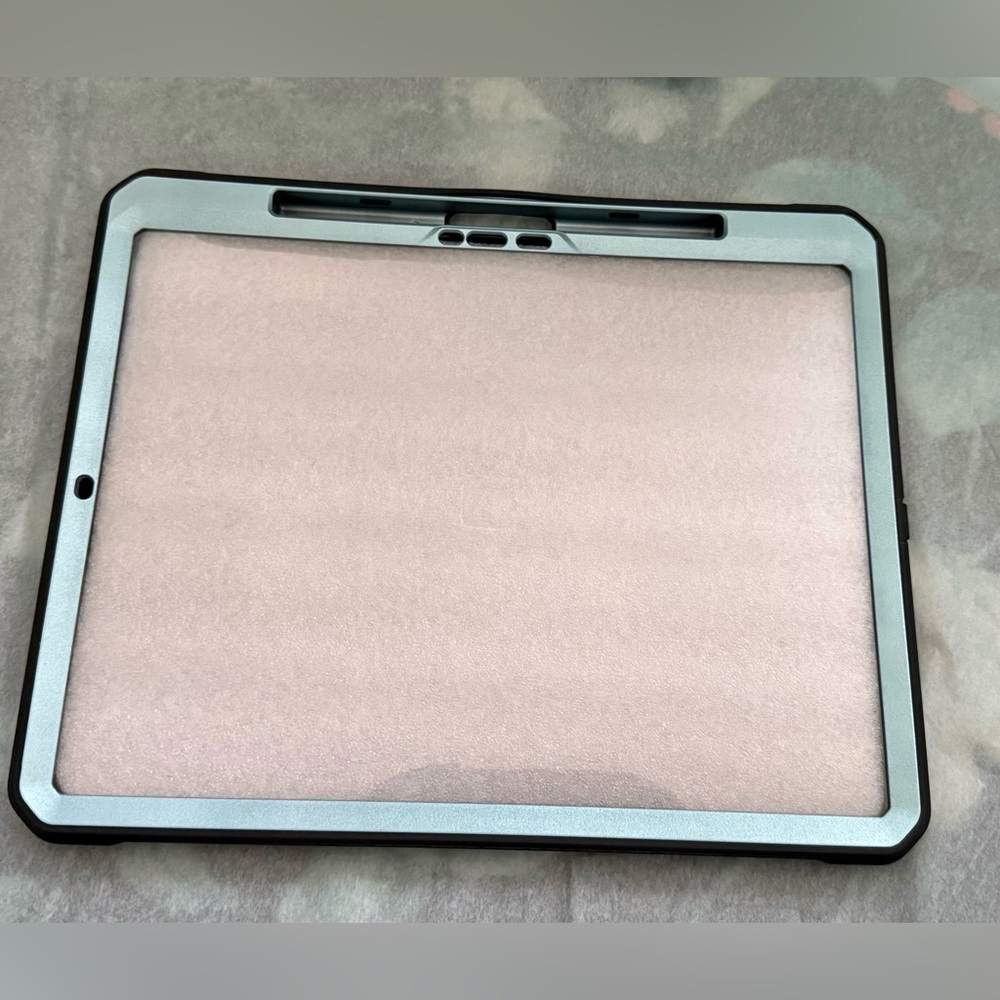 Supcase Unicorn Beetle Pro IPad 13” (M4) case